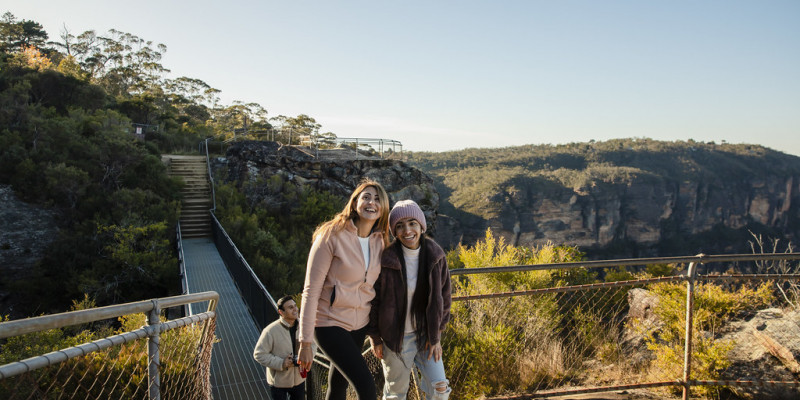 friends hiking  in the blue mountains