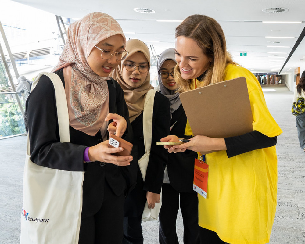 volunteering career expo helping others